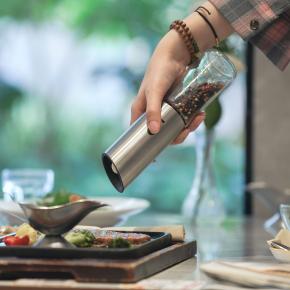 Electric Pepper Mill Salt Grinder Stainless Steel Rechargeable Gravity Automatic Electric Spice Salt and Pepper Grinder Set